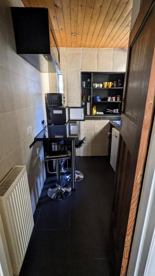 Apartament Quiet Comfortable Patcham Studio Free Parking Hallway Shared With Host Okręg wyborczy Hove Zewnętrze zdjęcie