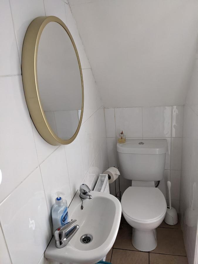 Apartament Quiet Comfortable Patcham Studio Free Parking Hallway Shared With Host Okręg wyborczy Hove Zewnętrze zdjęcie